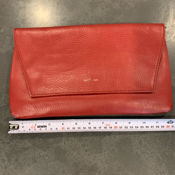 Red Vegan Matt and Nat clutch - Picture 2 of 9